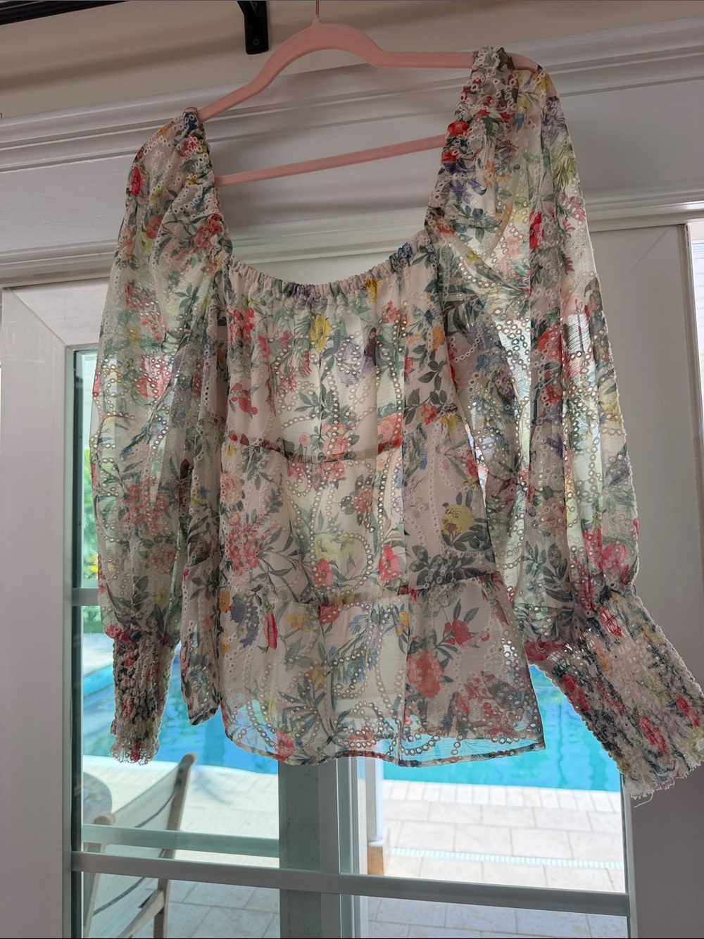 Alice + Olivia White Sheer Floral Puff-Sleeve Blouse